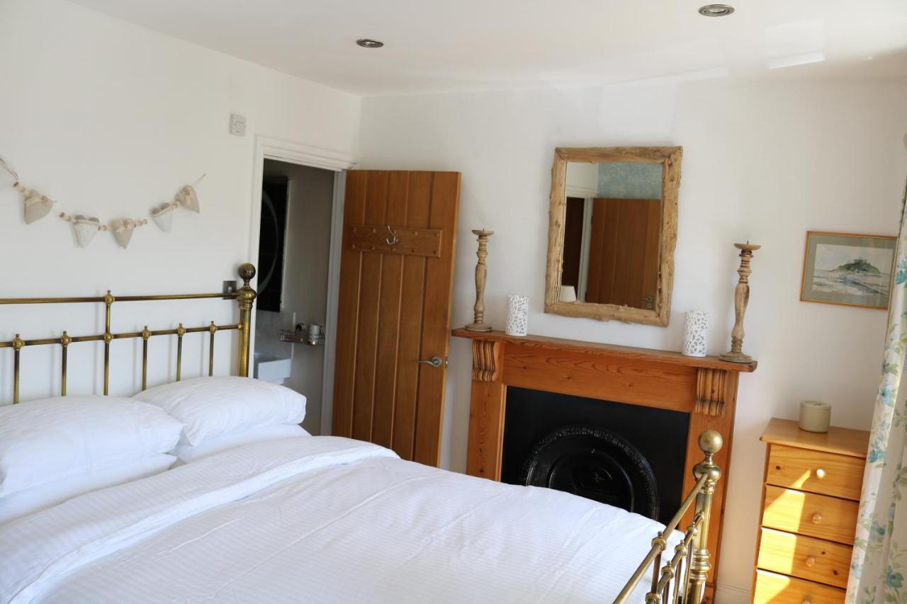 Large Cottage, 3 Beds All En-Suite, Small Village Location Overlooking Mousehole Penzance Exterior photo