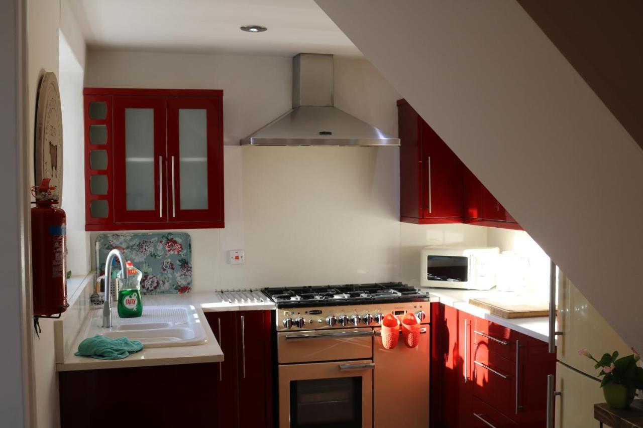 Large Cottage, 3 Beds All En-Suite, Small Village Location Overlooking Mousehole Penzance Exterior photo