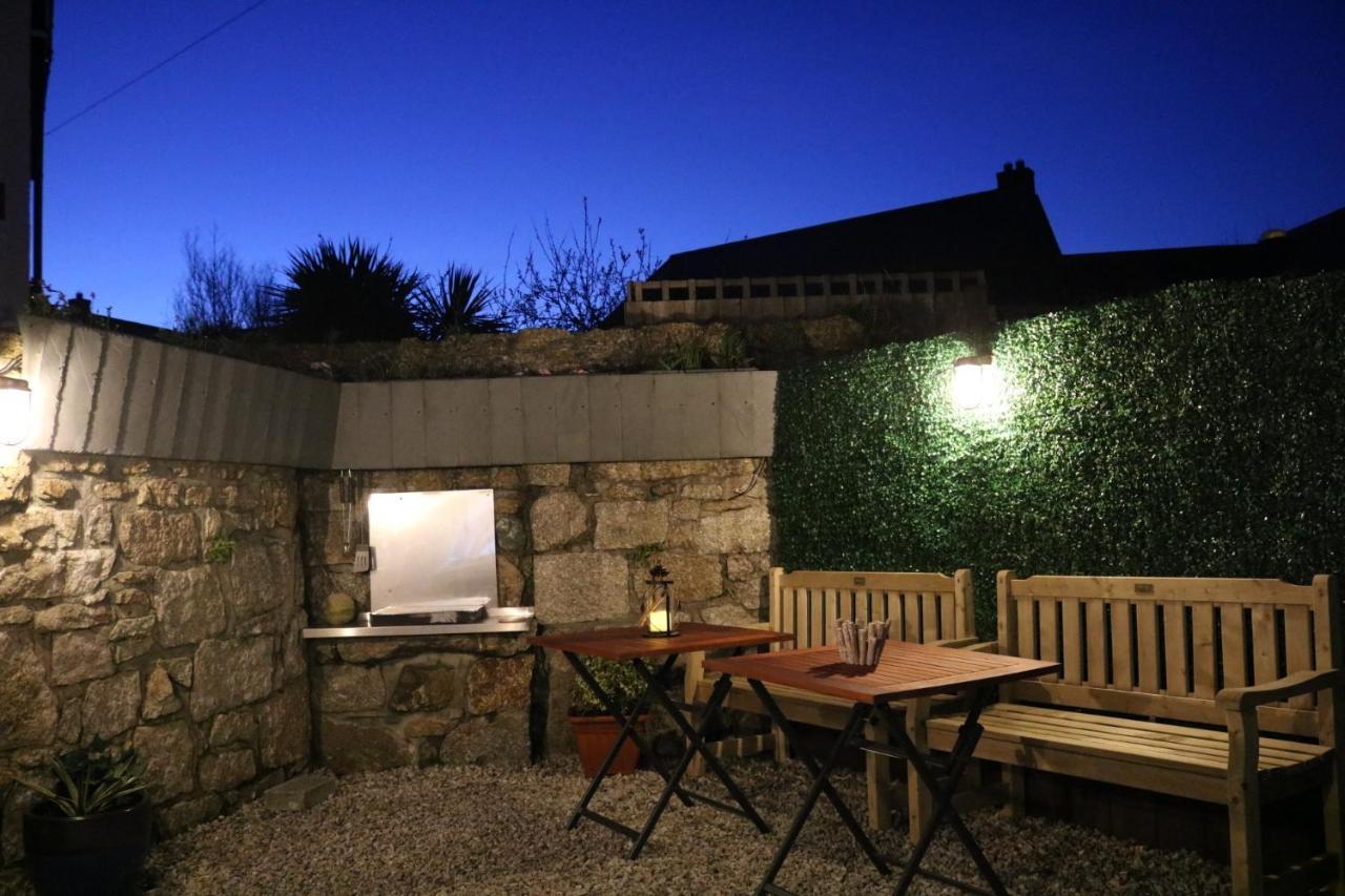 Large Cottage, 3 Beds All En-Suite, Small Village Location Overlooking Mousehole Penzance Exterior photo